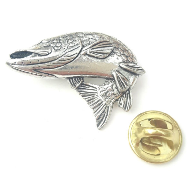 Pewter pike Badge F40