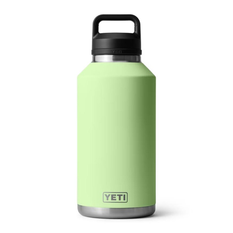 YETI RAMBLER 64 oz WATER BOTTLE WITH CHUG CAP
